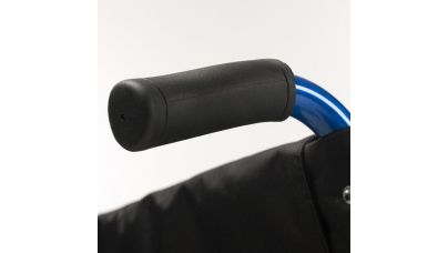 Fauteuil roulant manuel léger V500 Bleu assise 46 cm, version inclinable à 30° - image 1